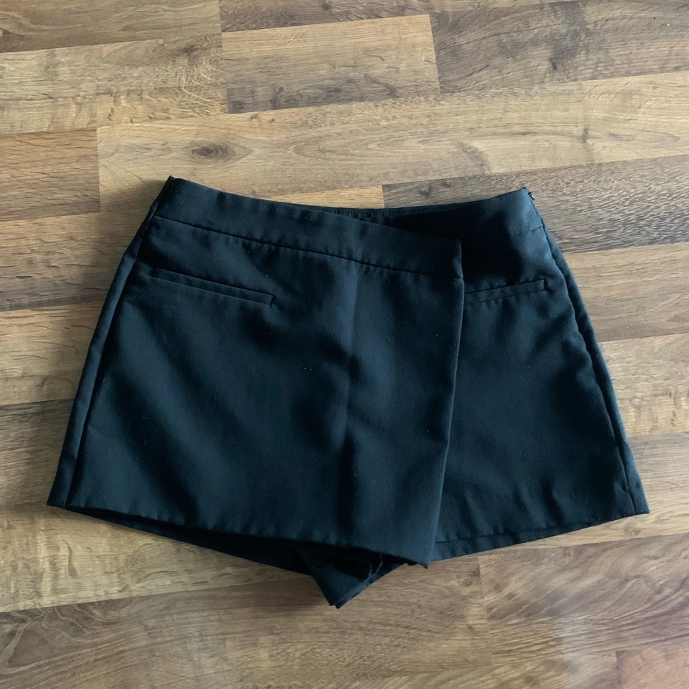 Black Zara Skort